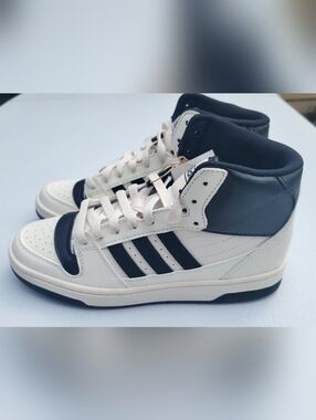 Women’s size 6 Adidas Break Start Mid W sneakers in white/black, NIB